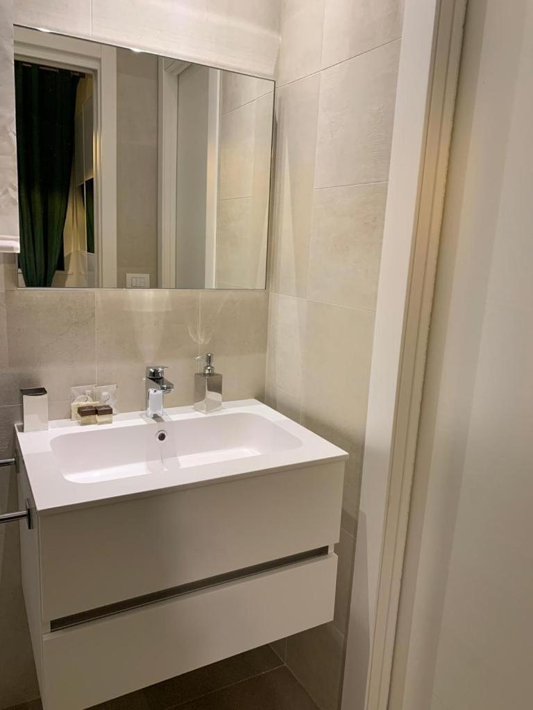 Gatto Bianco Apartment Bari Eksteriør billede